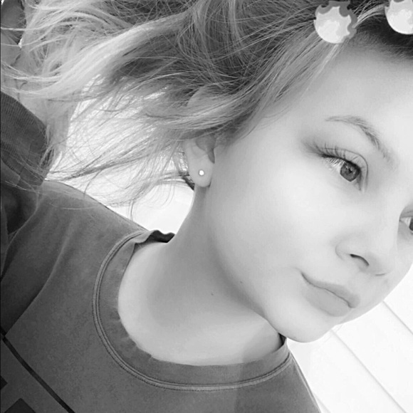 🌻All About Me🌻 - Picture 2 of 3